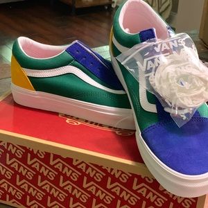 Men’s size 9 yacht club Vans- never worn